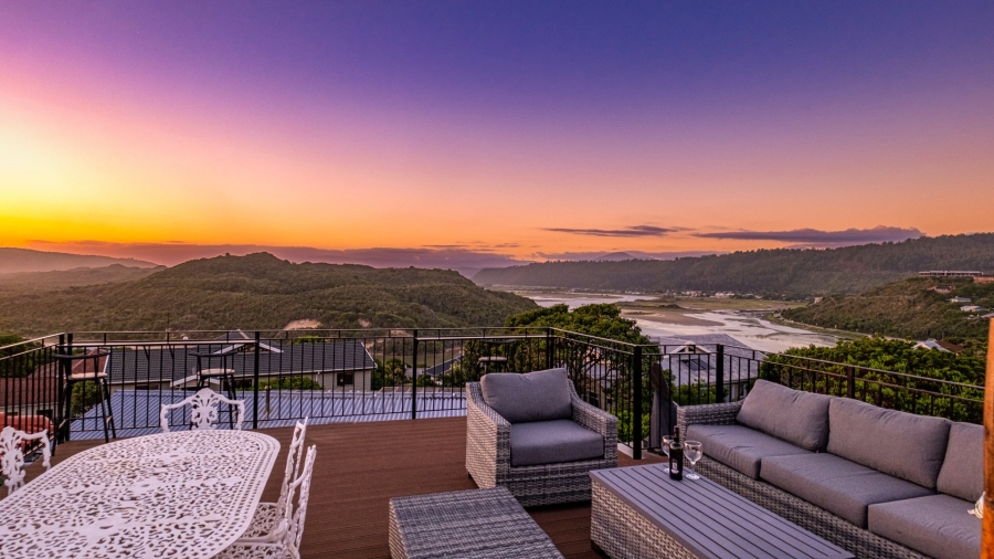 6 Bedroom Property for Sale in Kingfisher Creek Western Cape